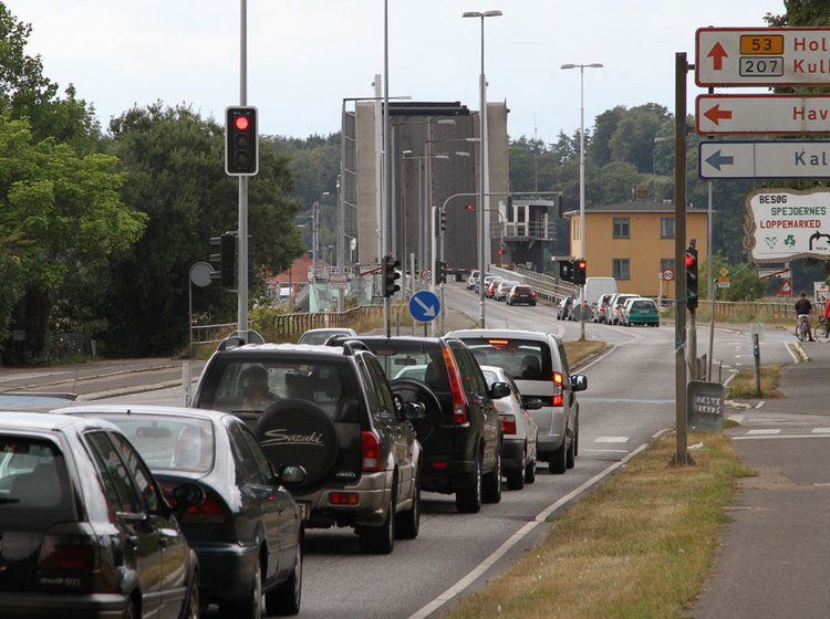 Klapbroen i Frederikssund giver dagligt alvorlige trafikpropper.