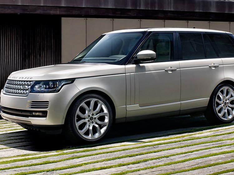 Topmodellen hos Land Rovers undermærke Range Rover hedder slet og ret Range Rover.