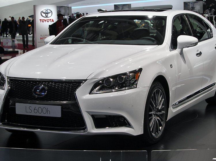 Lexus LS600h i en ny, særlig sportsudgave kaldet F Sport.
