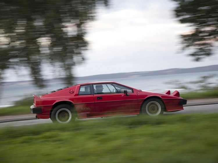 Lotus Esprit Turbo er en af de biler, der fra årsskiftet kan titulere sig veteran, skriver MotorClassic