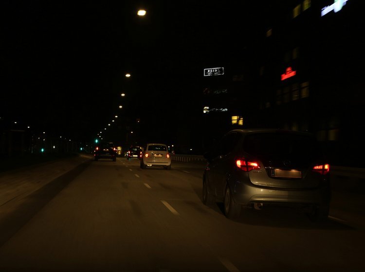 FDM vil i ny kampagne minde bilisterne om, at de skal tjekke, hvordan lyset virker på deres egen bil.