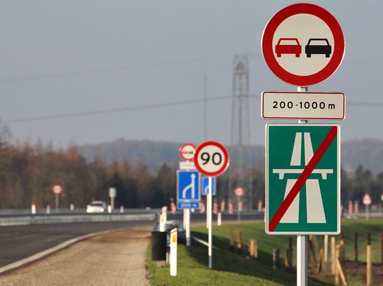 Rute 18, Midjyske Motorvej er nu udvidet fra tosporet motortrafikvej til firesporet motorvej.