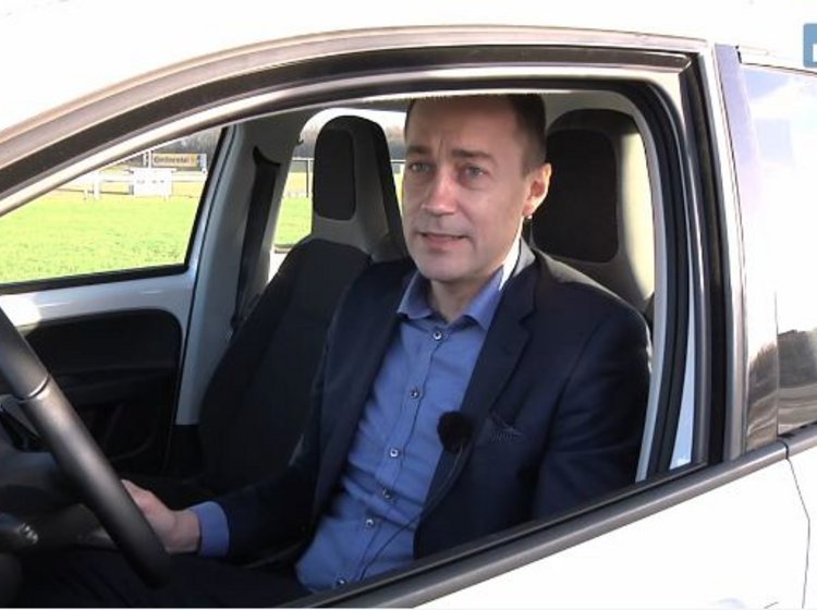 Transportminister Magnus Heunicke fremhævede bl.a. komforten i de miljøvenlige biler.