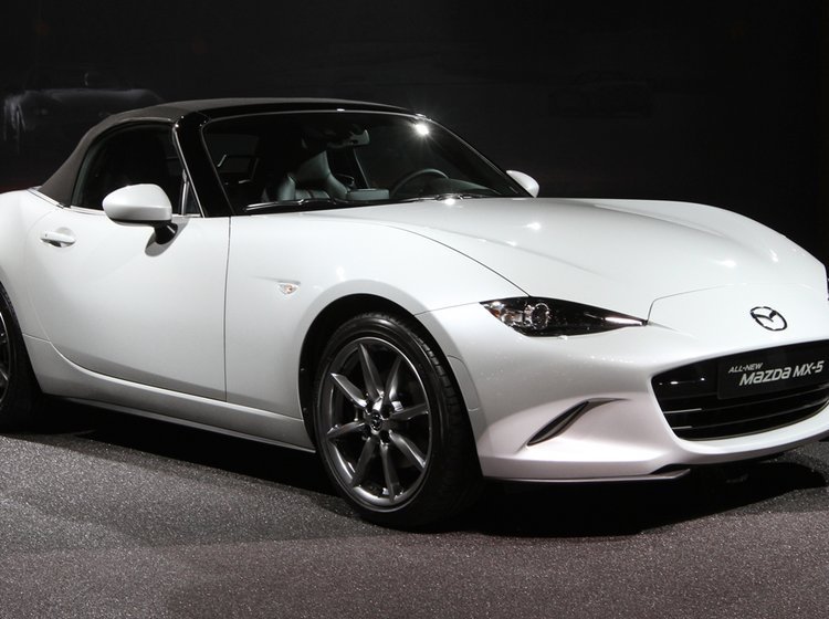 Mazda MX-5 kommer om knap et år i en Fiat-udgave. Designet bliver helt forskelligt.