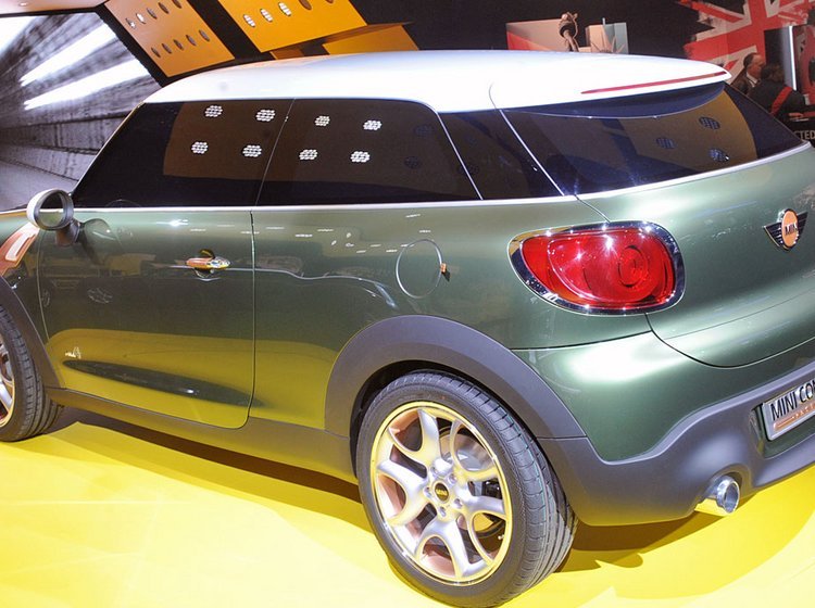 Mini Paceman har premiere i Detroit 2011.