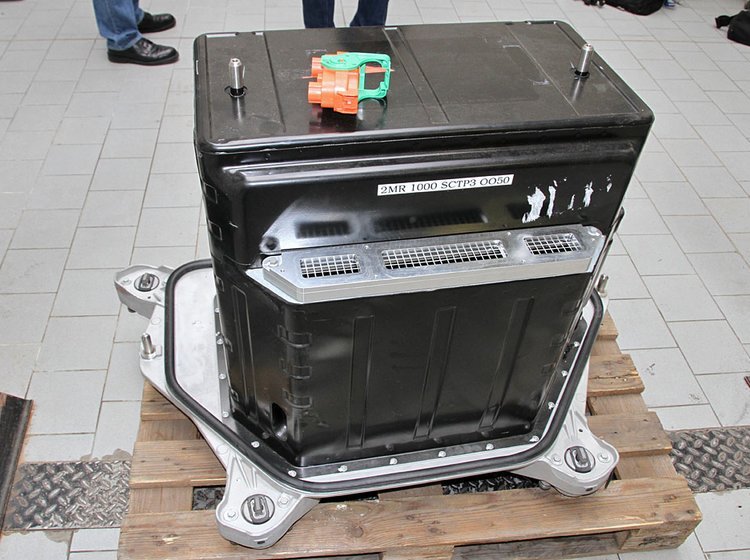 Her er Renaults udskiftelige batteri. Hele pakken vejer 280 kg.