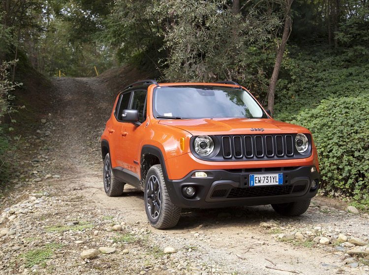 Jeep Renegade klarer sig flot i terrænet.