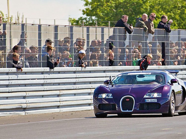 Denne Bugatti Veyron blev luftet ved Sportscar Event på FDM Jyllandsringen i juni og kan opleves på FDM Sjællandsringen 16. sept