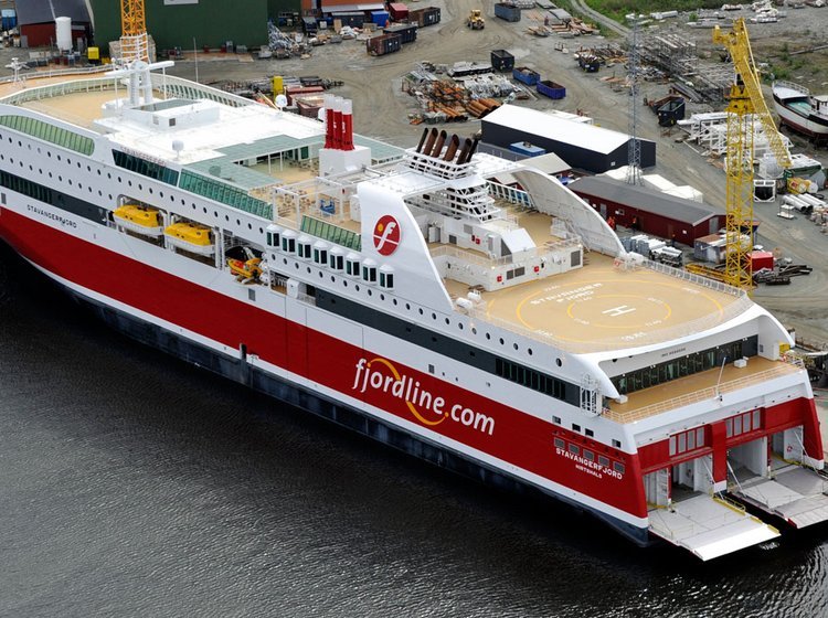 Den nye cruisefærge ”MS Stavangerfjord” giver flere afgange, meget mere plads og renere luft mellem Jylland og Norge.
