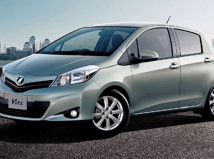 Toyota Yaris 3 som den ser ud i den japanske Vitz-version.