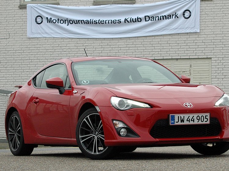 Toyota GT86 (billedet) og Subaru BRZ er i år tildelt æresprisen fra danske motorjournalister.