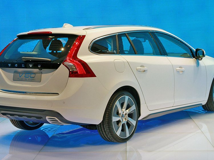 Volvo V60 Plugin har premiere på Geneve-udstillingen i marts. Produktionen begynder i 2012.