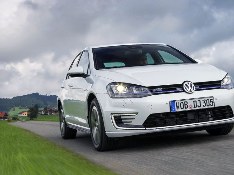 VW Golf GTE.