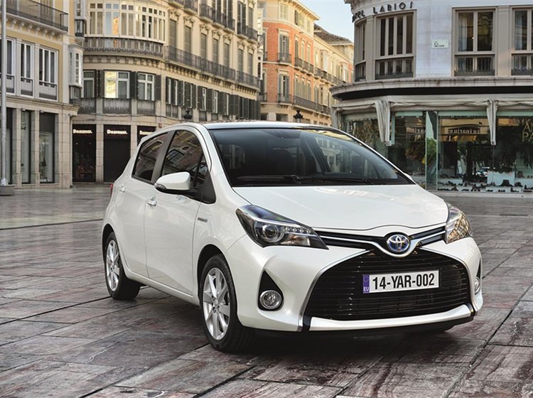 Den nye Toyota Yaris dukker op efter sommerferien med en tydeligt ændret front. 