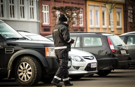 Havemøblerne ind, armbåndsuret frem og hvad så lige med p-skiven? På søndag den 29. oktober skifter vi til vintertid, og selvom du har en elektronisk p-skive i forruden, kan det godt være, at du bør tjekke tiden en ekstra gang.