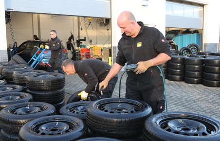 Her kan du se oversigten over testens dæk med størrelsen 205/55 R16 V.