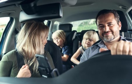 Bilen kommer på hårdt arbejde, når det ringer ud til vinterferien, og kursen sættes mod Europas skiløjper.
