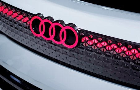 Audis røde E-tron-logo 
