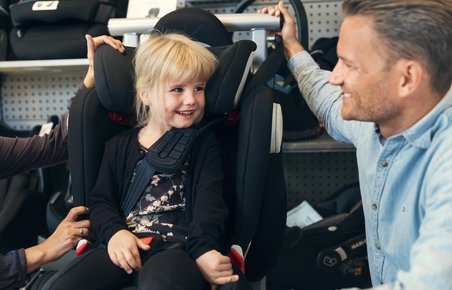 Når du skal købe autostol til dit barn, er der flere forhold at tage stilling til, før du træffer dit valg.
