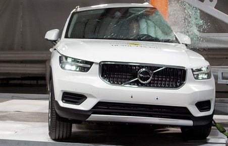 Volvo XC40 klarer testen til topkrakter.