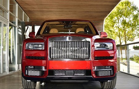 Rolls-Royce Cullinan forfra
