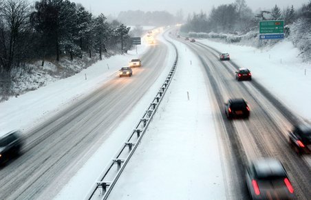 Dagene omkring jul er traditionelt nogle af årets travleste på vejene. 