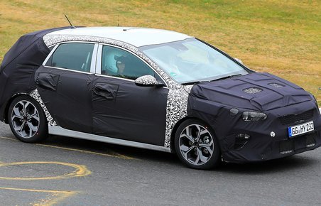 Kia Ceed fanget på Nürburgring.