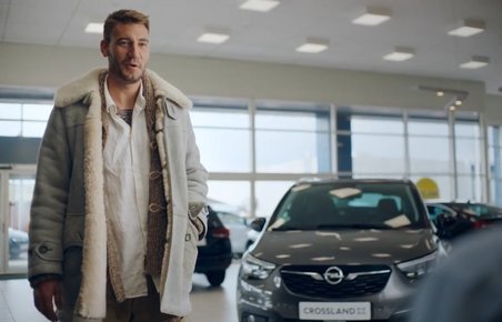 Nicklas Bendtner er en af dem, der har fundet den store spand selvironi frem.