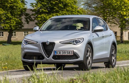 Alfa Romeo Stelvio set forfra