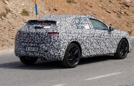 DS 4 prototype under test i Spanien. Den er klar i 2021. Foto: Automedia