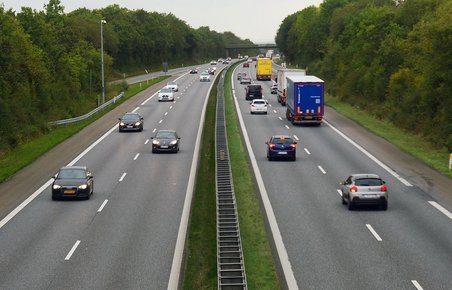 70 kilometer motorvej får nu ophævet fartbegrænsningen på 110 km/t.