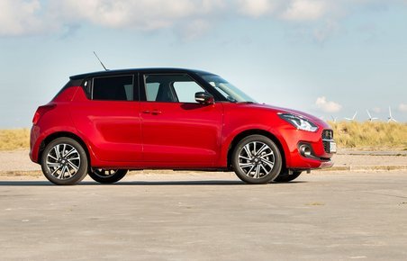 Suzuki Swift har fået en opdatering, som især omfatter sikkerhedsudstyret og hybridteknikken.