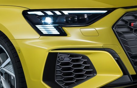 OLED-teknologien kan benyttes til alle bilens lygter. Her er det kørelyset på den nye Audi A3, der er opbygget med OLED-dioder, der kan ændre form udstyrsvariant,