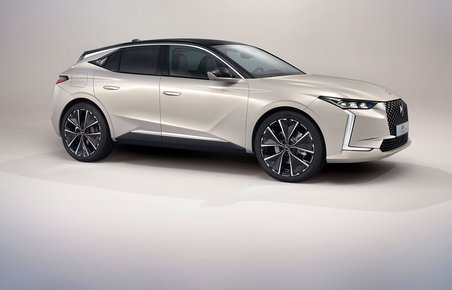 DS 4 er en mellemting mellem hatchback og SUV.