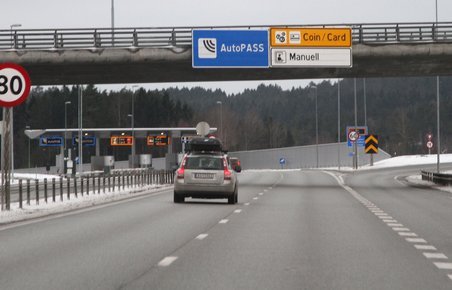 Der opkræves ikke længere gebyr for at køre på grænsebroen mellem Sverige og Norge.
