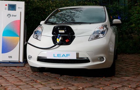 Nissan Leaf er designet til at sende strømmen baglæns.