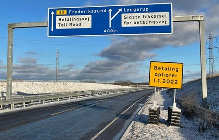 Det har indtil 31. december 2021 kostet 14 kr. for en personbil at passere broen.