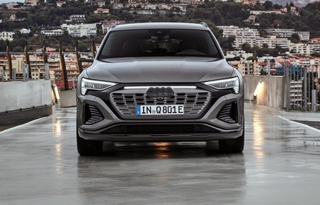 Audi Q8 E-tron afløser modellen, der blot hed E-tron.