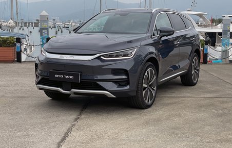BYD Tang forfra.