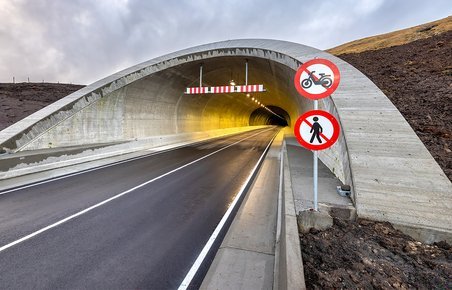 Indkørslen til Sandoyartunnilin 