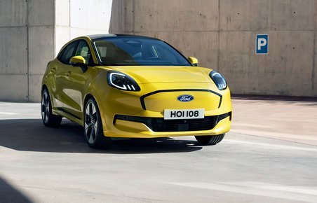 Gul Ford Puma elbil forfra.