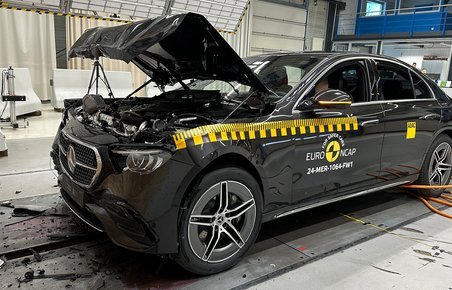 Mercedes-Benz E-klasse efter crashtest
