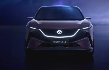 Mazda EZ-60 lige forfra.