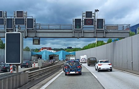 Trafik ved Elbtunnel i Hamborg