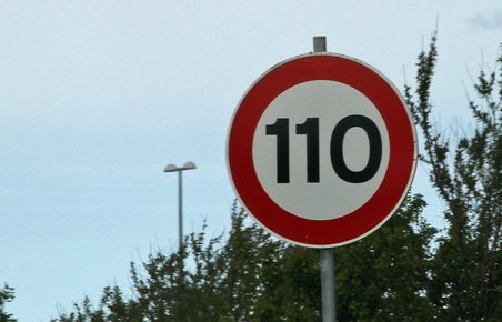 110-skiltene er nu fjernet på 36 km motorvej og 11 km mere er på vej.