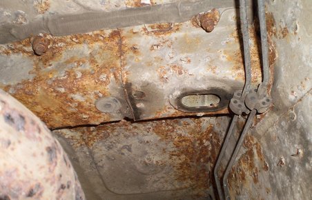 Flere eksempler på rust i vognbunden på VW Touran har fået VW til at anbefale supplerende rustbeskyttelse
