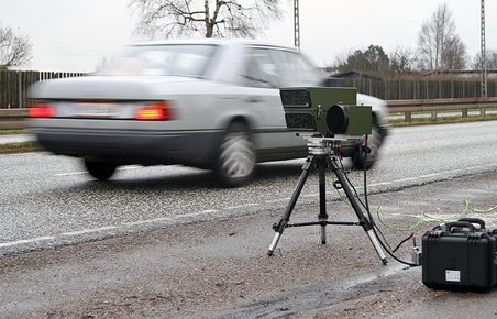 Fremover kan fartkontrol foregå ved at have måleudstyret stående i vejsiden.