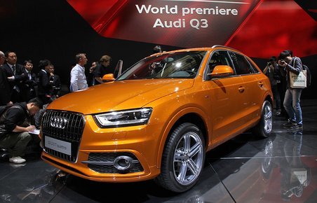 Audi Q3 er kun 4,39 meter lang, men har et robust udseende - her fra premieren i Kina.