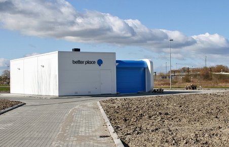 Batteriskiftestationerne ligger nu øde hen.
