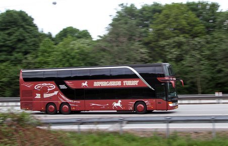 Store busser må snart køre 100 km i timen med særlig godkendelse.